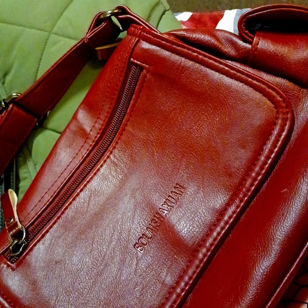 RARE find♤ Vintage Red Faux Leather Bolaishaxuan Purse